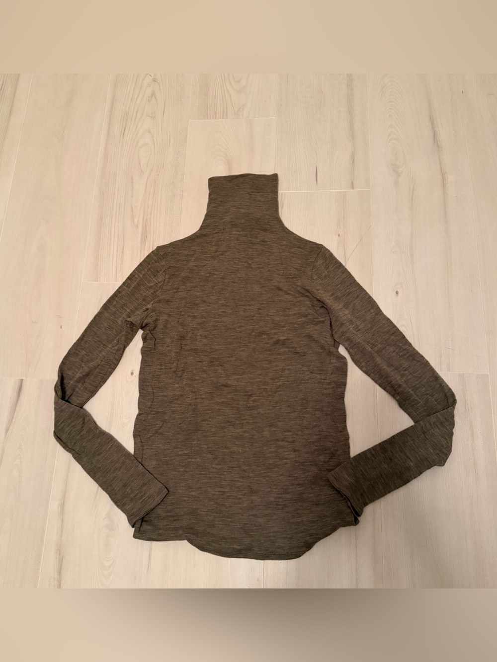 Vince Brown Turtleneck Long Sleeve SMALL